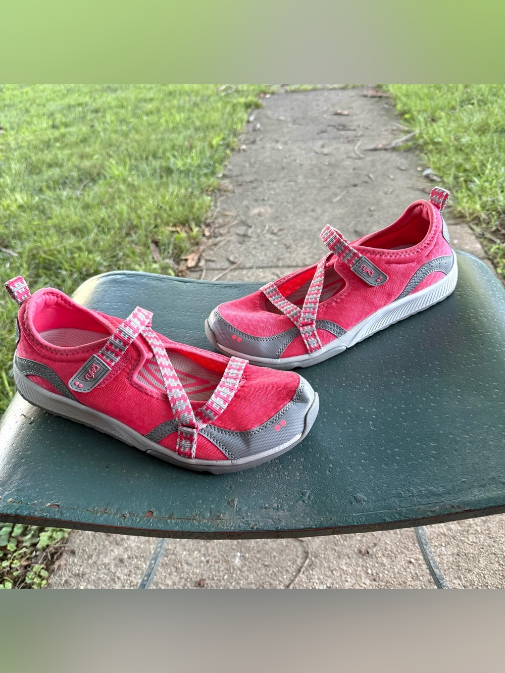 Ryka Kailee Mary Jane Shoes Women’s 9.5 W Coral And Grey